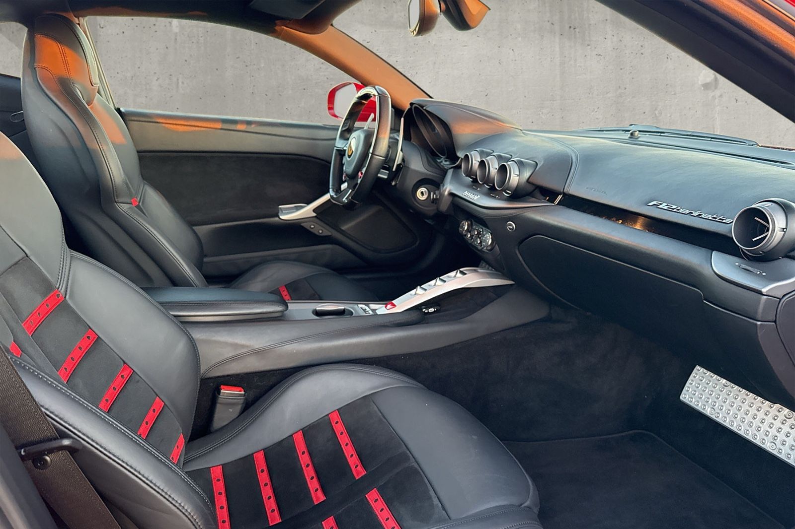 Fahrzeugabbildung Ferrari F12*Approved*Dt. Auto*LED Lenkrad*Daytona Sitz