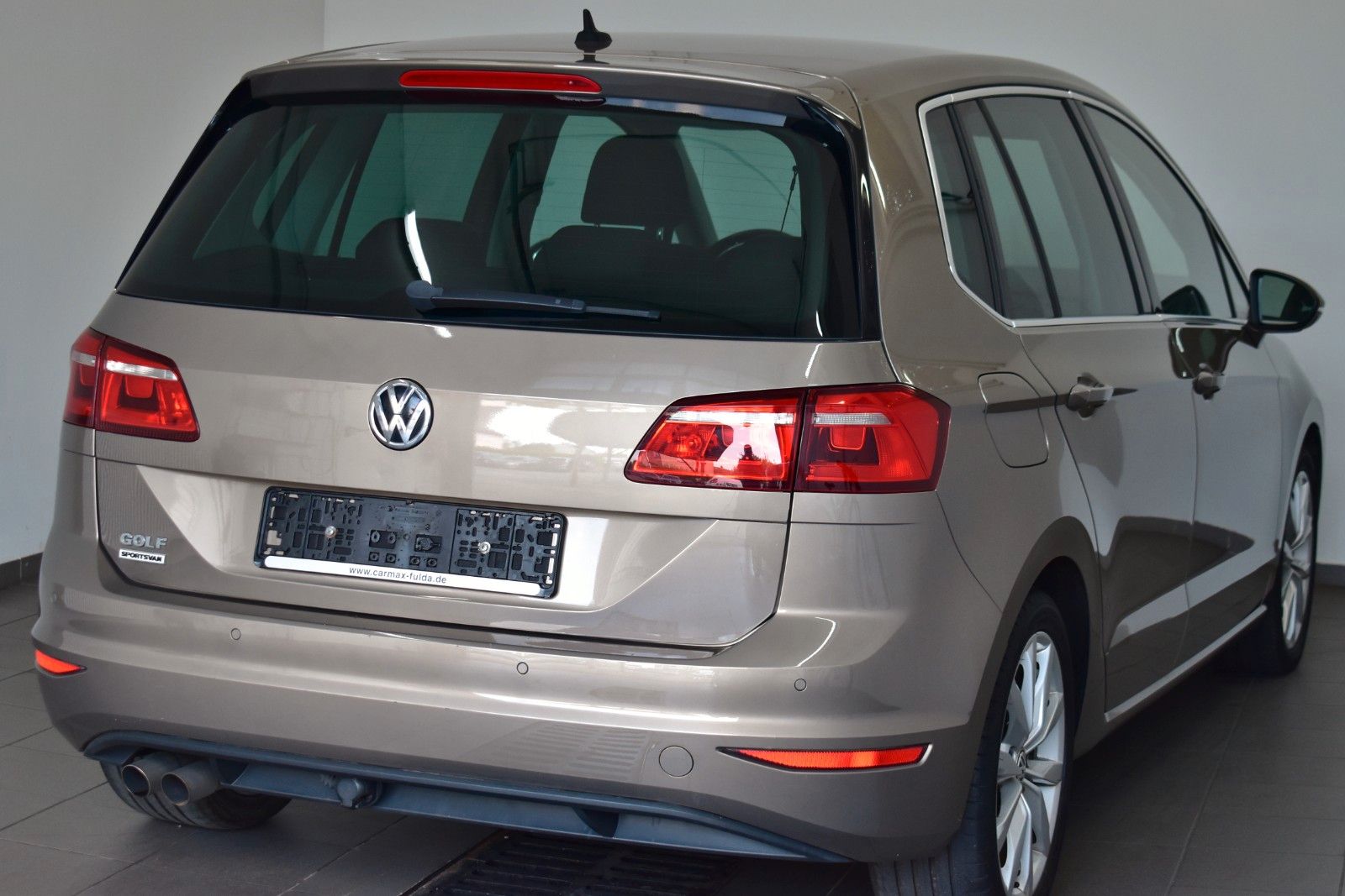 Fahrzeugabbildung Volkswagen Golf Sportsvan VII R Line Alcantara,Navi,Xen.+WR