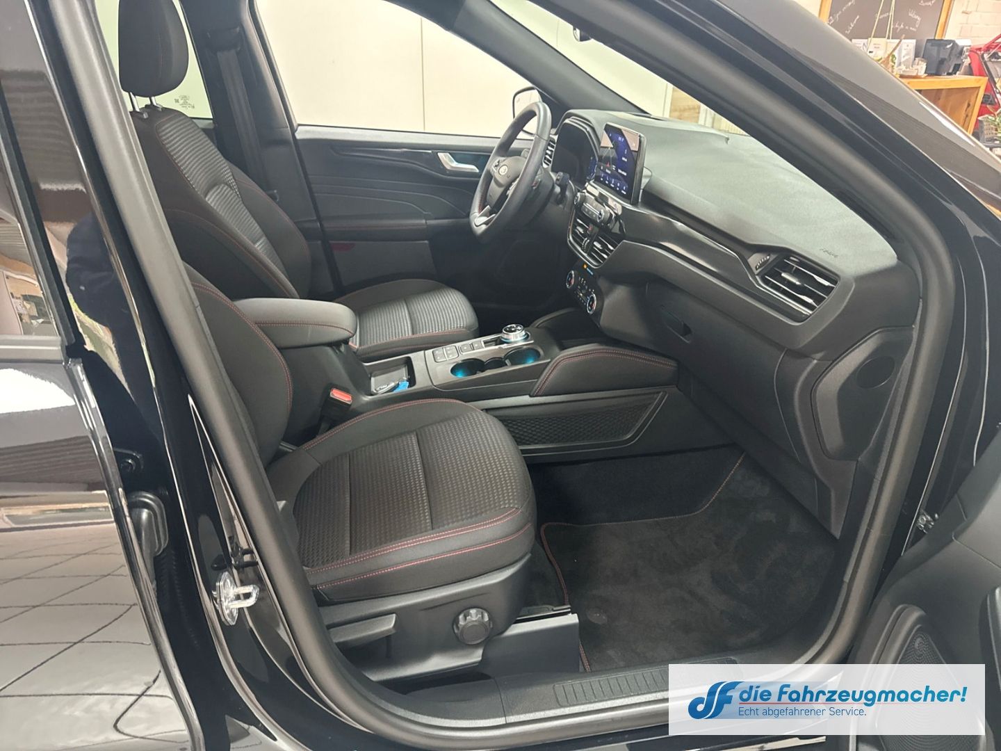 Fahrzeugabbildung Ford Kuga ST-Line 2.0 Navi Digitales Cockpit LED Blen