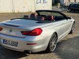 BMW 650i Cabrio, Top Zustand, HeadUp, 20", deutsch - silberne BMW 650