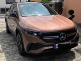 Mercedes-Benz EQA 300 4MATIC - AMG-line rosegold metallic - Mercedes-Benz EQA von privat