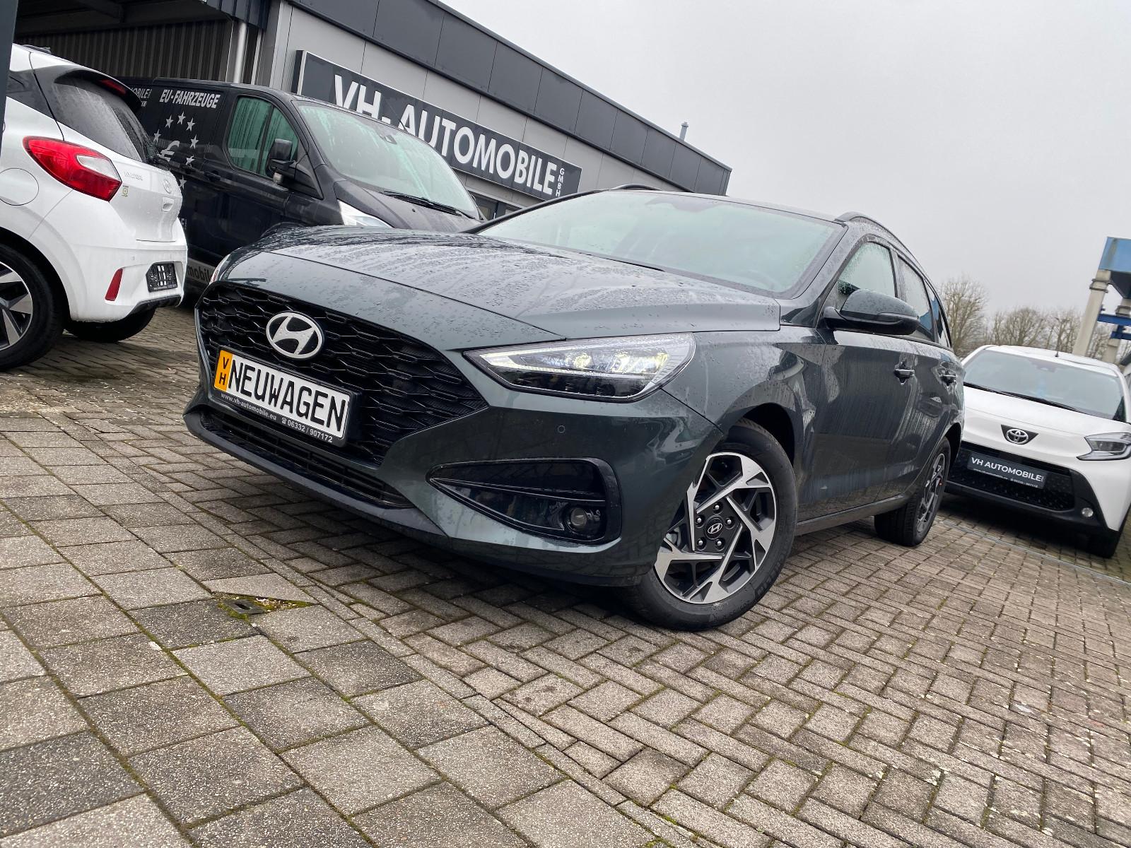 Hyundai i30cw1.5i*LED HSW*NAVI*R.KAMERA PDC vo&hi*Sitzhz