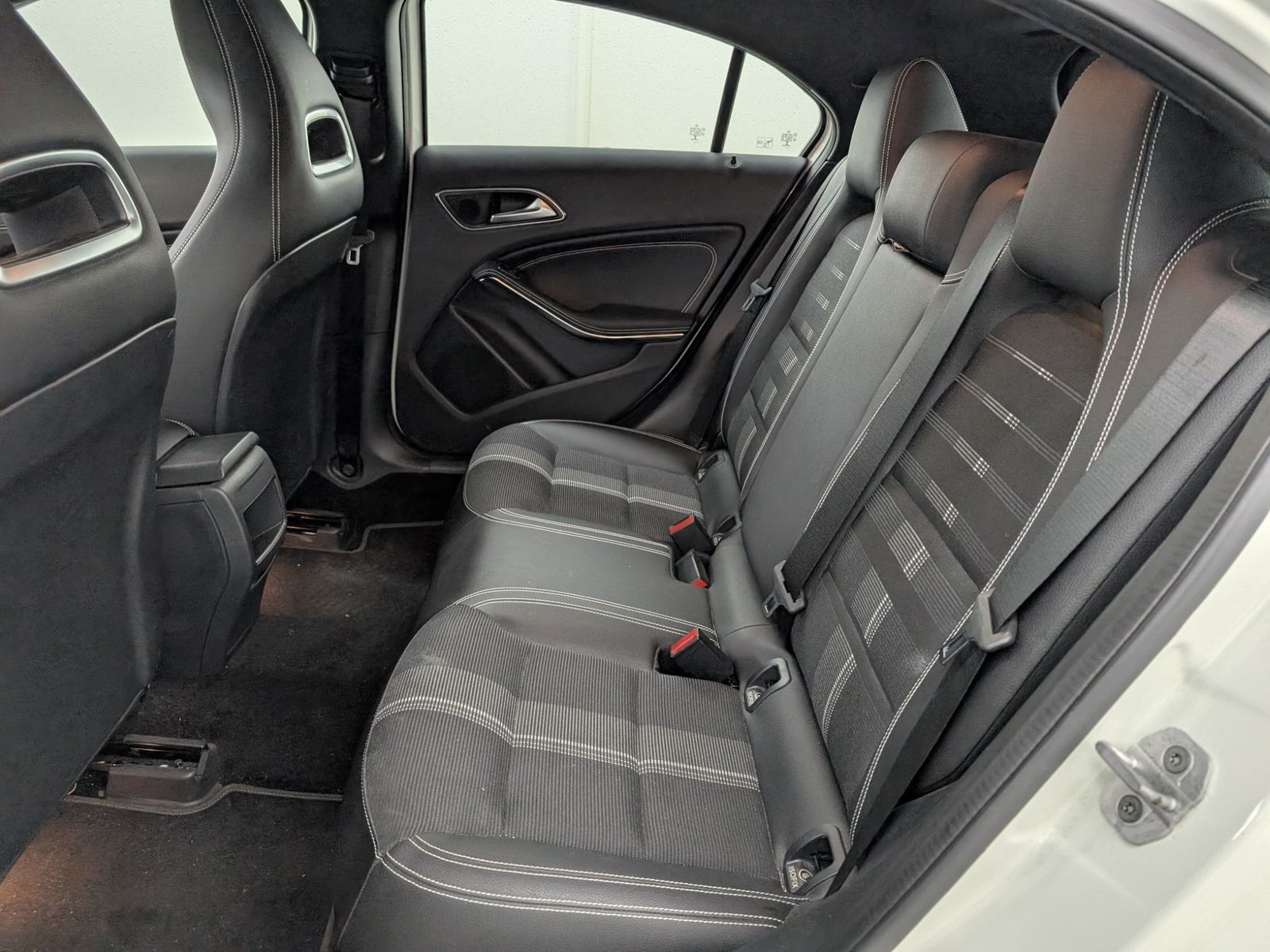 MERCEDES-BENZ A 180 1.6 Urban Navi LED Klima SHZ – Bild 9