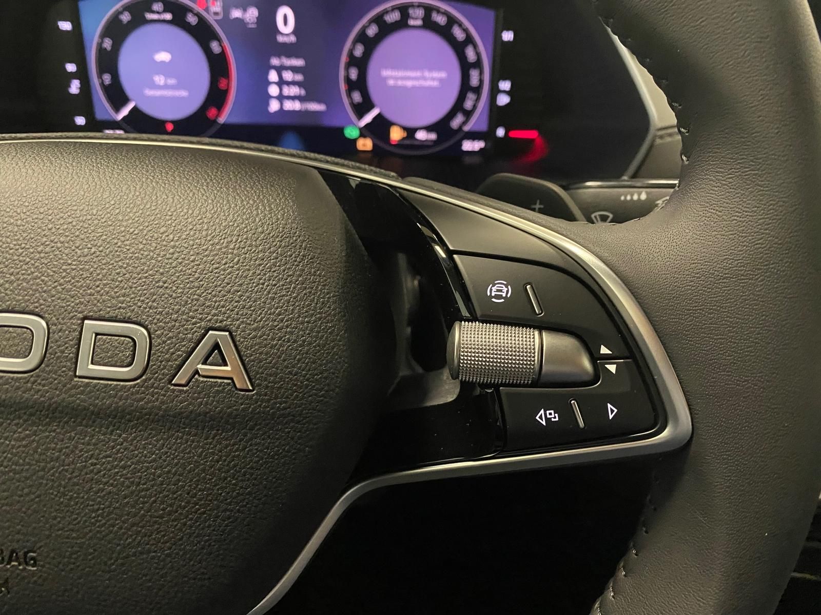 Fahrzeugabbildung SKODA Octavia 1.5 TSI mHEV Selection+ACC+RFK+5J. GARAN