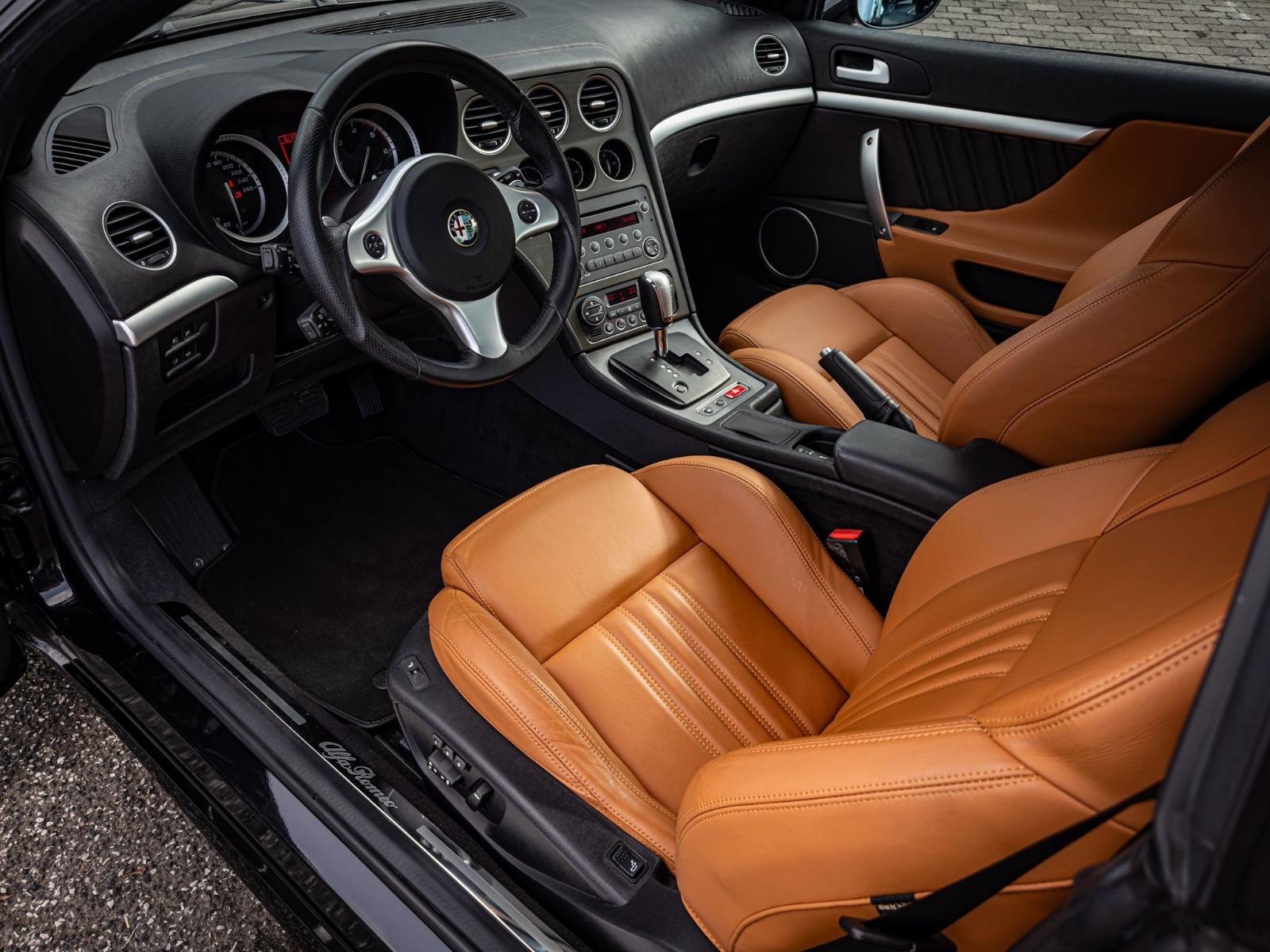 Alfa Romeo Spider 2.4 JTDM 20V Q TRONIC exklusiv Automa