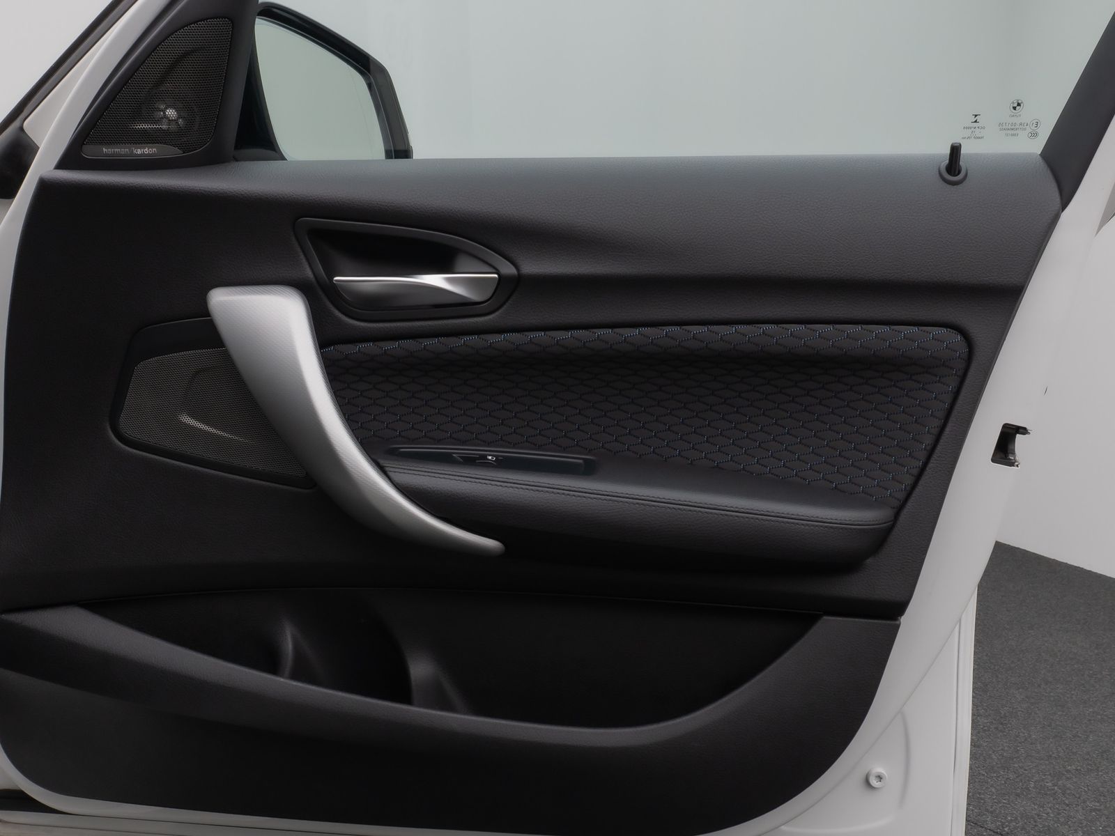 Fahrzeugabbildung BMW M135i xD Parkassist Glasdach H/K NaviPr Komfort