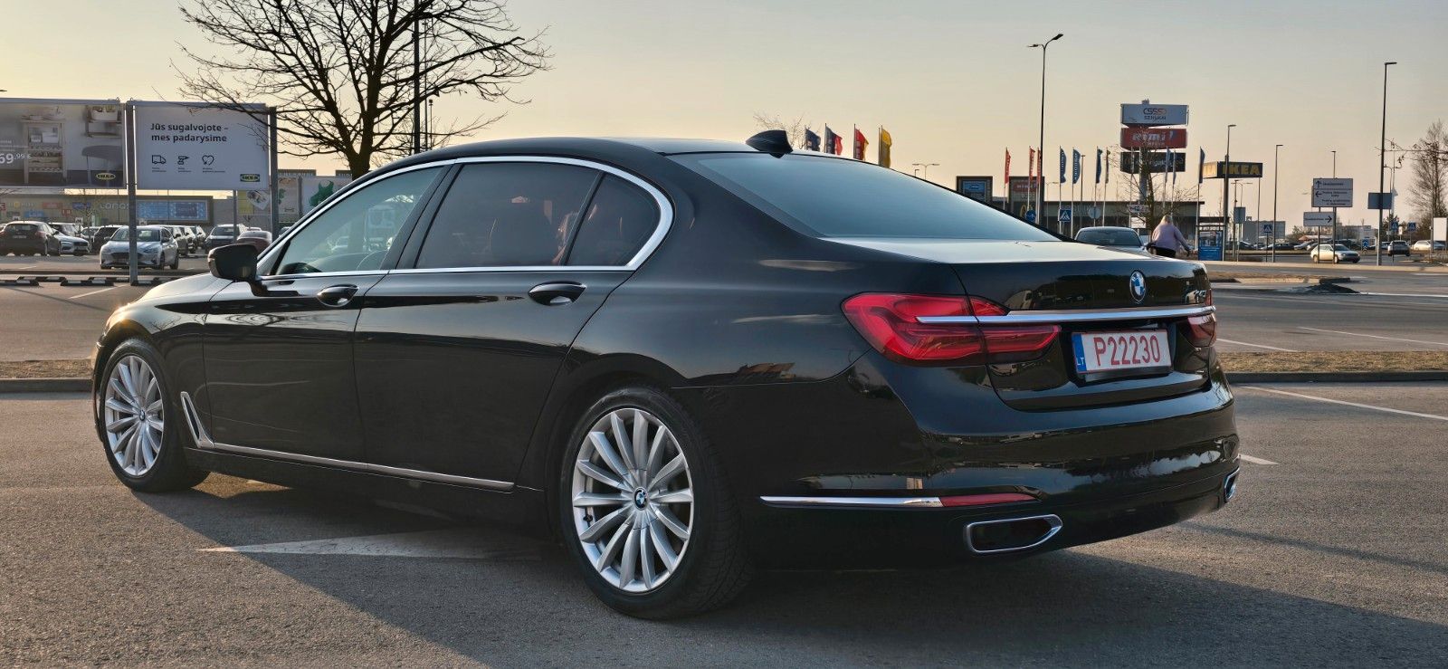 BMW 740Li -