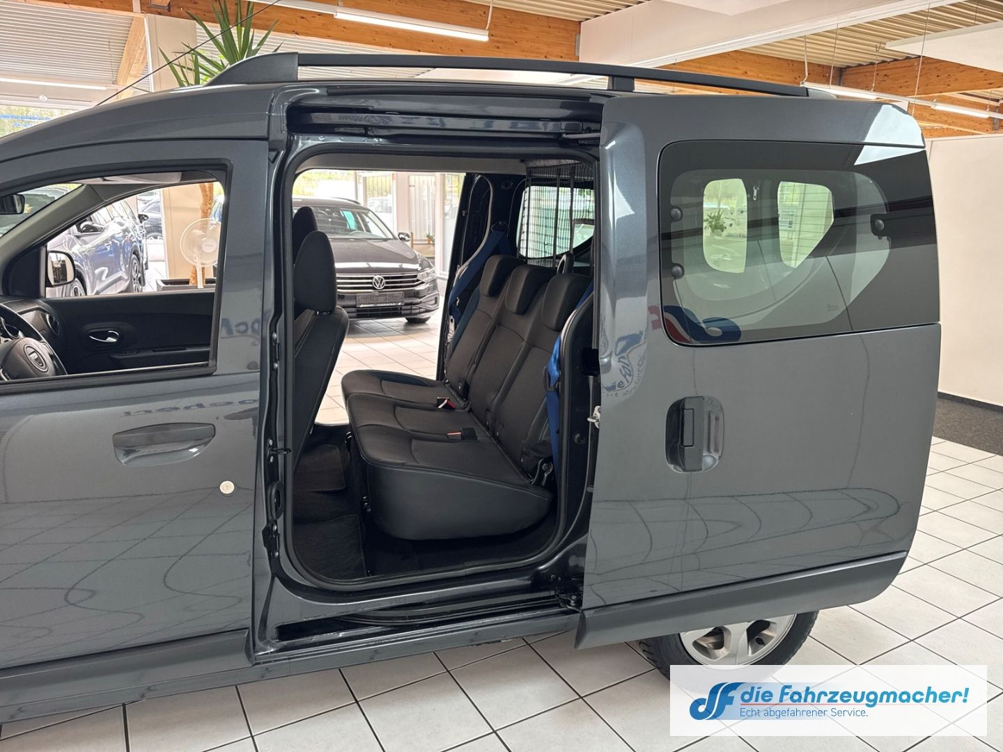 Fahrzeugabbildung Dacia Dokker Celebration ACC Apple CarPlay Android Aut
