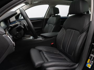 Fahrzeugabbildung BMW 530e xD Tour Luxury Line ACC HUD Pano Laser 360°