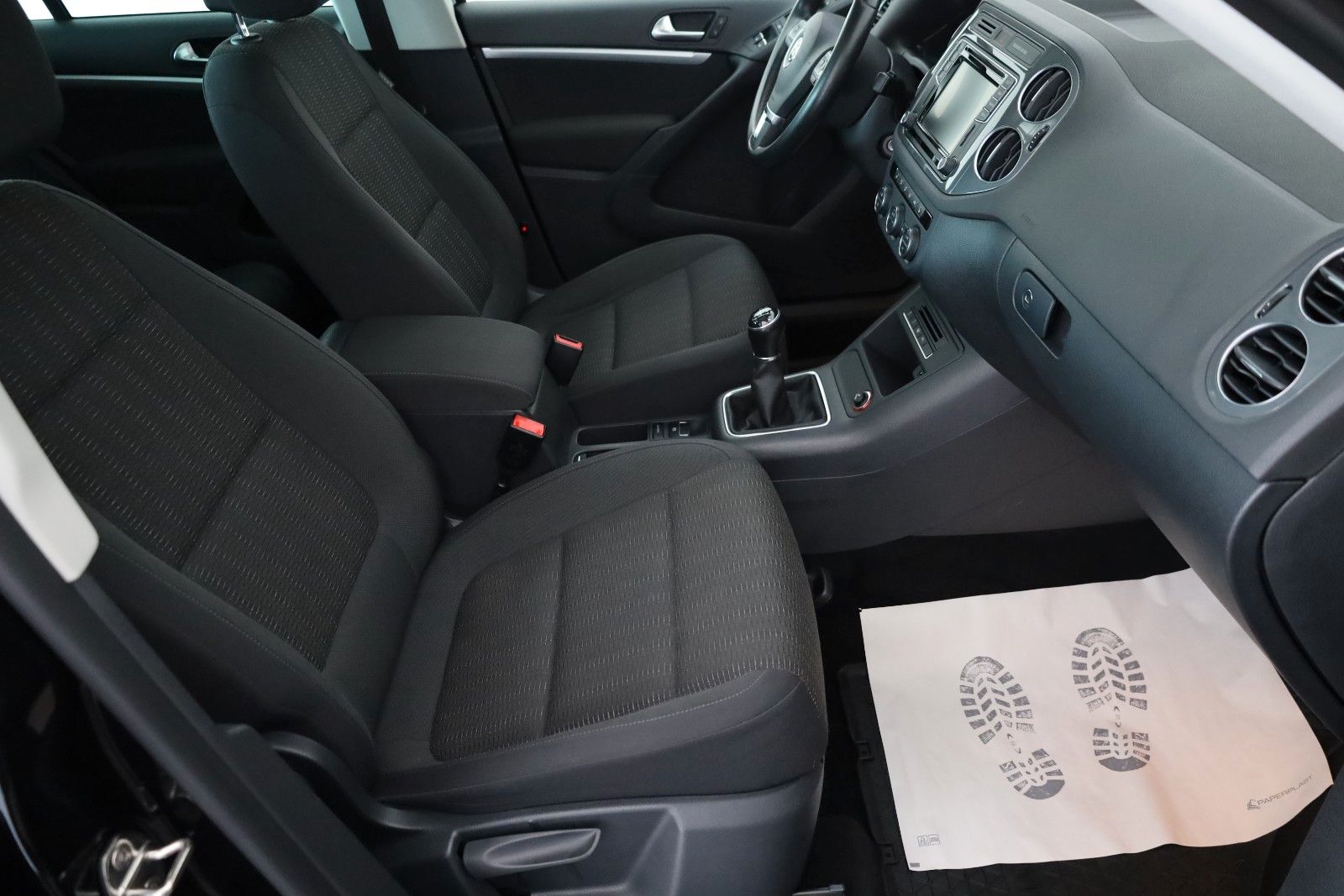 Fahrzeugabbildung Volkswagen Tiguan Sport & Style Navi,Xenon,Panorama,SH,PDC