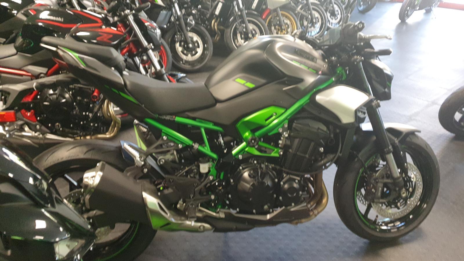Kawasaki Z 900   alle Farben