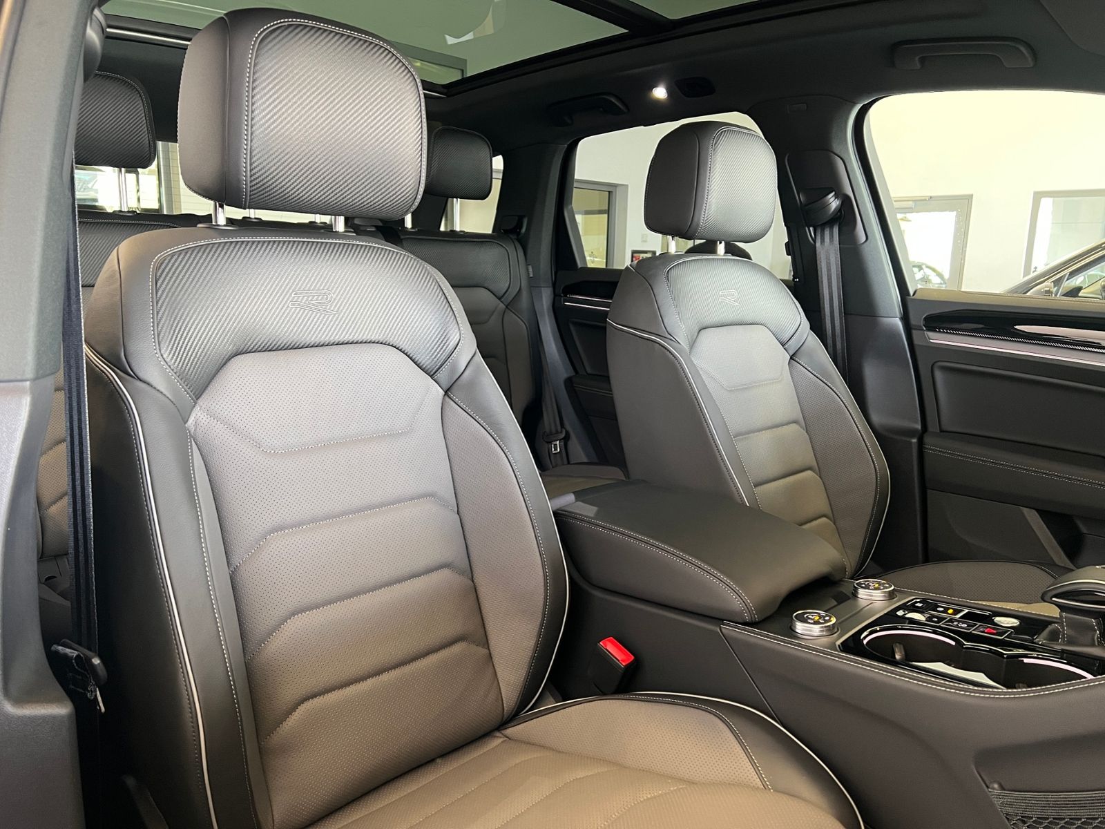 Fahrzeugabbildung Volkswagen Touareg R-Line 3.0 V6 TDI 4MOTION *AHK, LED, Luf