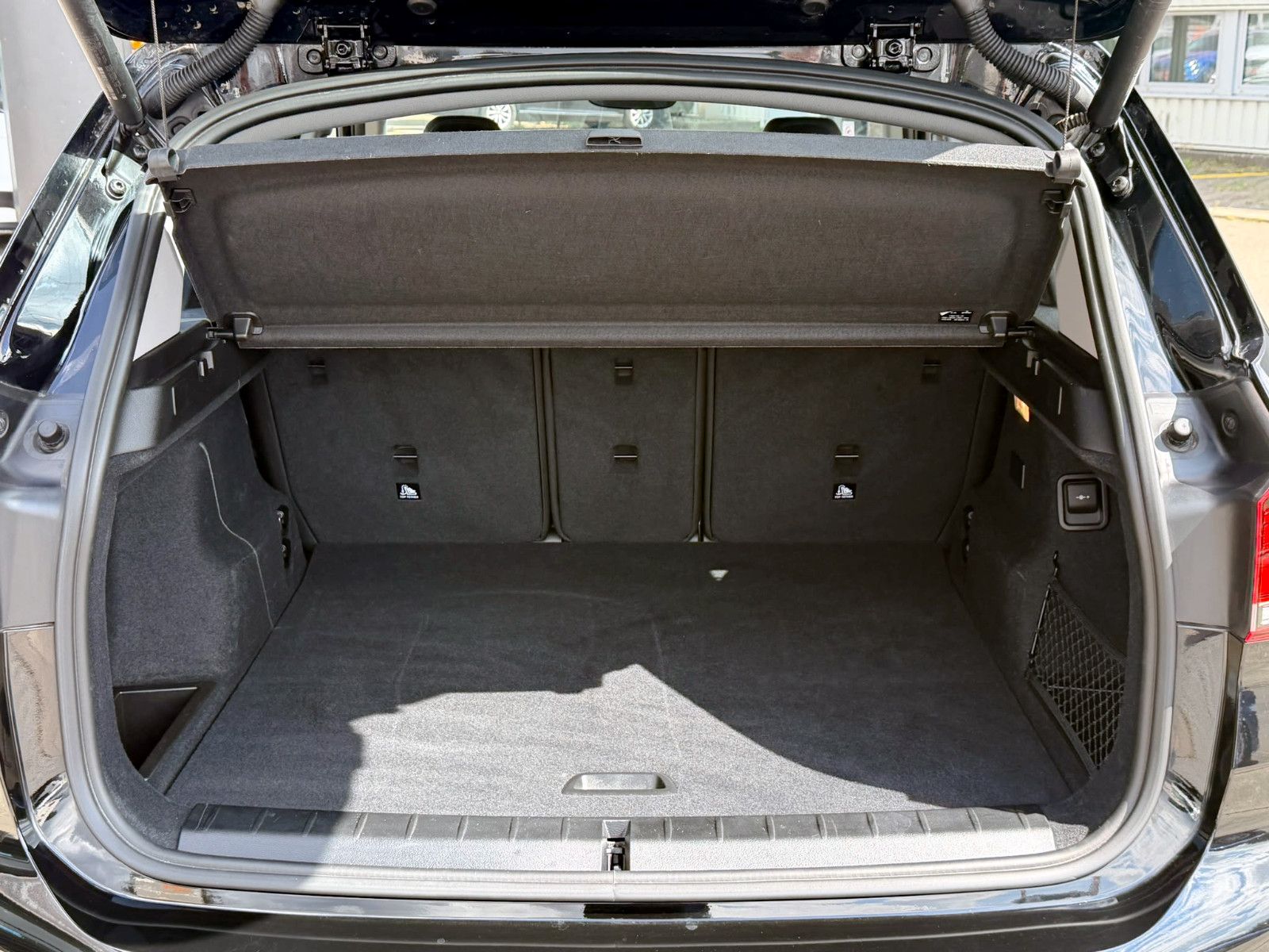 Fahrzeugabbildung BMW X1 xDrive25e Advantage ACC KAM PANO LED SHZ NAV