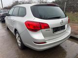 Opel Astra J Sports Tourer Design Edition Euro 5 - Opel Astra aus 2011: J