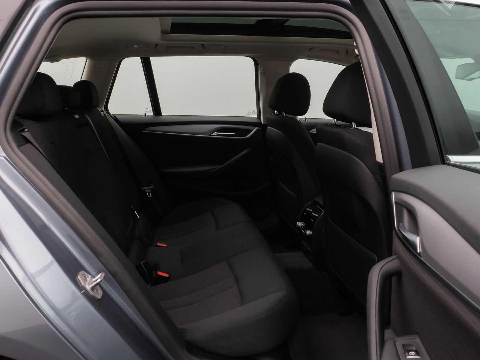 Fahrzeugabbildung BMW 520d xD Panorama Kamera DAB HiFi ACC 4xKlima