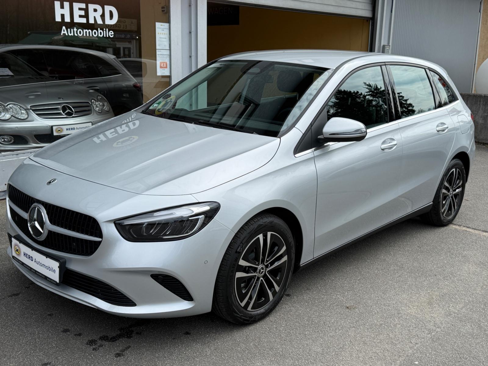 Mercedes-Benz B 250 e -Plug-in-Hybrid-2600 Km-1 Hand !!