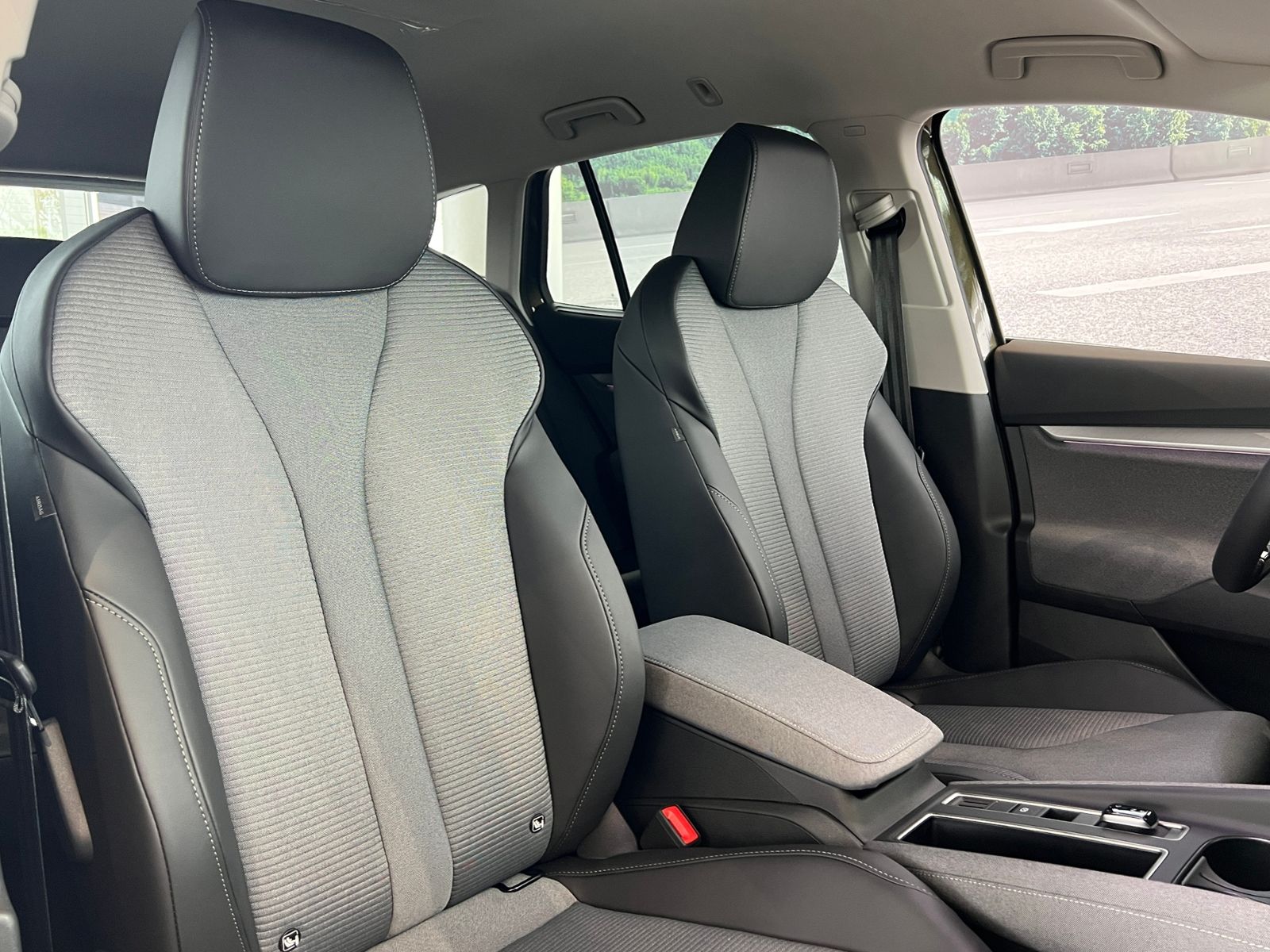 Fahrzeugabbildung SKODA Enyaq 60 *AHK, Matrix-LED, Smart Link, LM"-20*