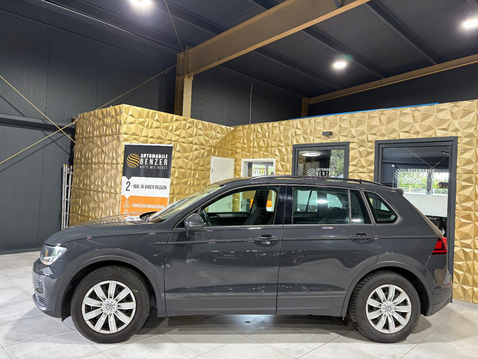 Fahrzeugabbildung Volkswagen Tiguan Trendline BMT/Start-Stopp/8-FACH/PDC/SHZ/
