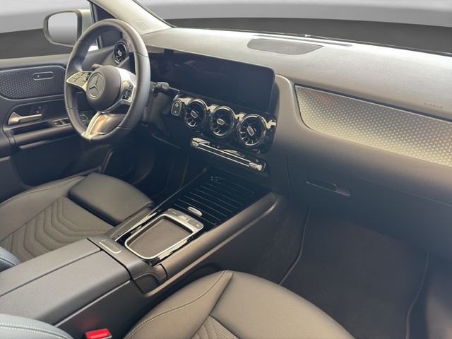 Fahrzeugabbildung Mercedes-Benz B 180 Automatik+LED+Kamera+Navi+Spur+MBUX