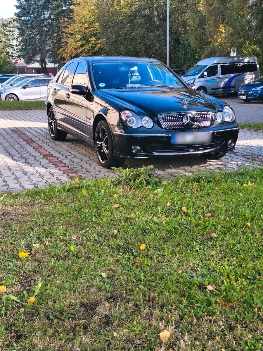 Mercedes-Benz 230