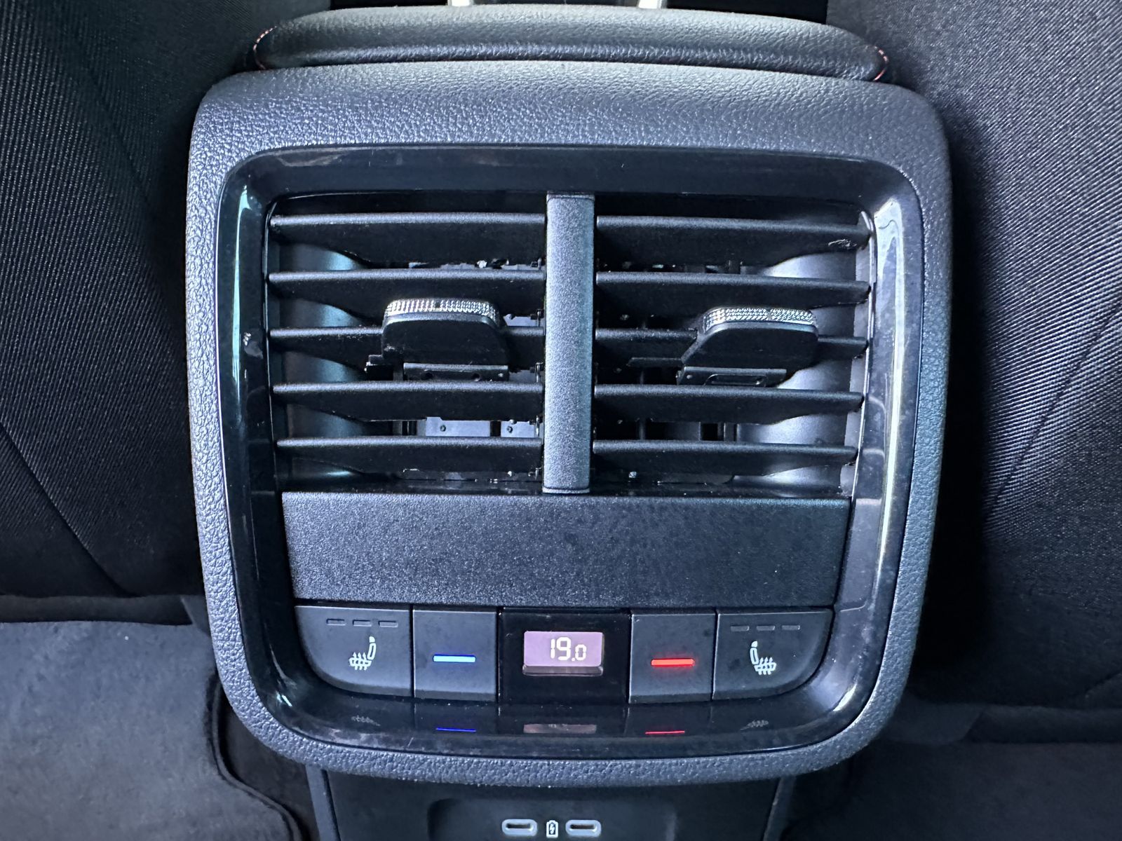 Fahrzeugabbildung SKODA Octavia Combi RS NAV+MATRIX+PANO+STHZ+18ZOLL+KAM