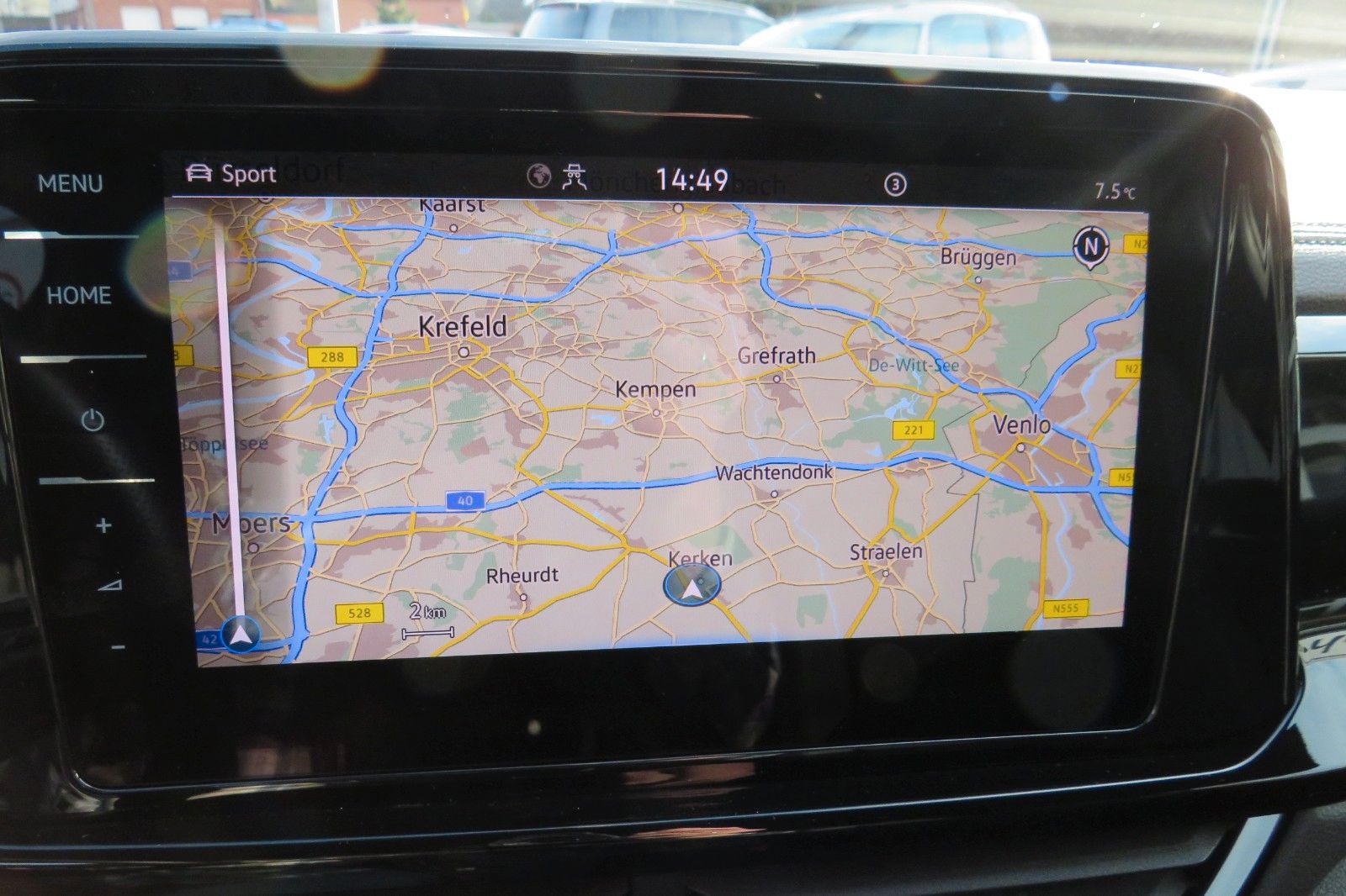 Fahrzeugabbildung Volkswagen T-Roc R-LINE AHK DCC ACC NAVI KAMERA 8-FACH 1.H