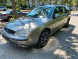 Ford Mondeo - Ford Mondeo aus 2002: Kombi