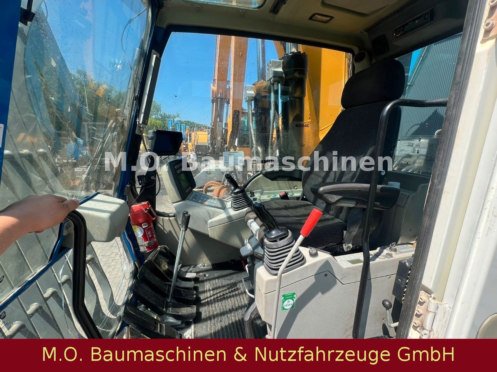 Fahrzeugabbildung Liebherr R 934 C HV-HD Litronic / Abbruchbagger /