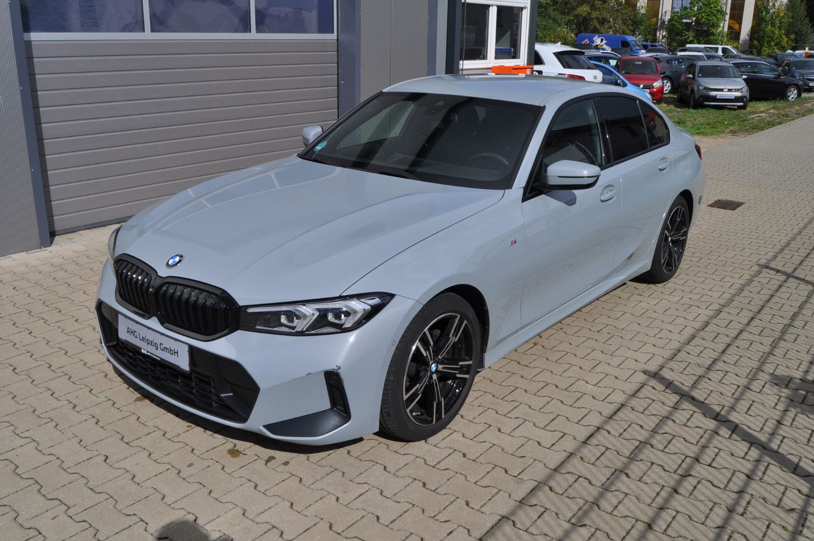 2023 BMW 318