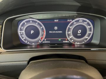 Volkswagen Golf - 6