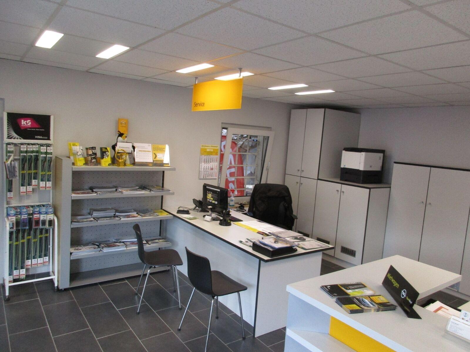 showroom-image-top