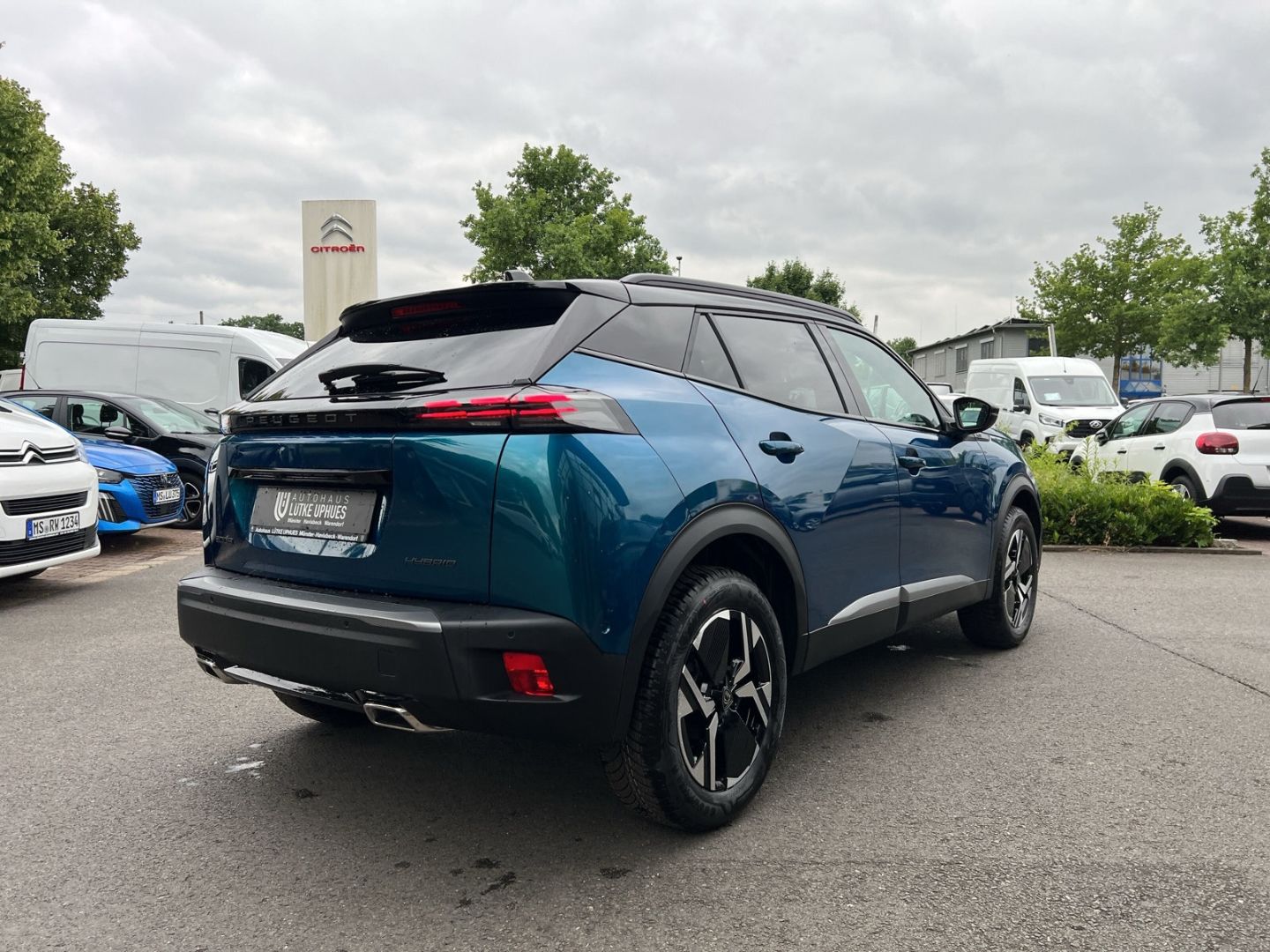 Fahrzeugabbildung Peugeot 2008 GT HYBRID 145 e-DSC6 El. Panodach Navi ACC