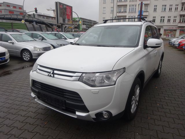 Mitsubishi Outlander 2.2 DI-D Instyle  4WD, 7-Sitzer