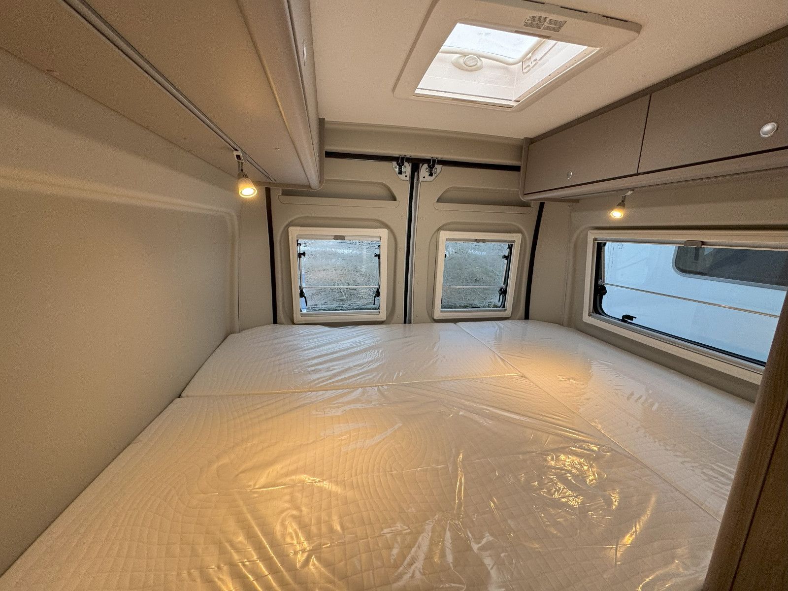 Fahrzeugabbildung Carado CV 600 Entry Van - Sie sparen: 7.365€!