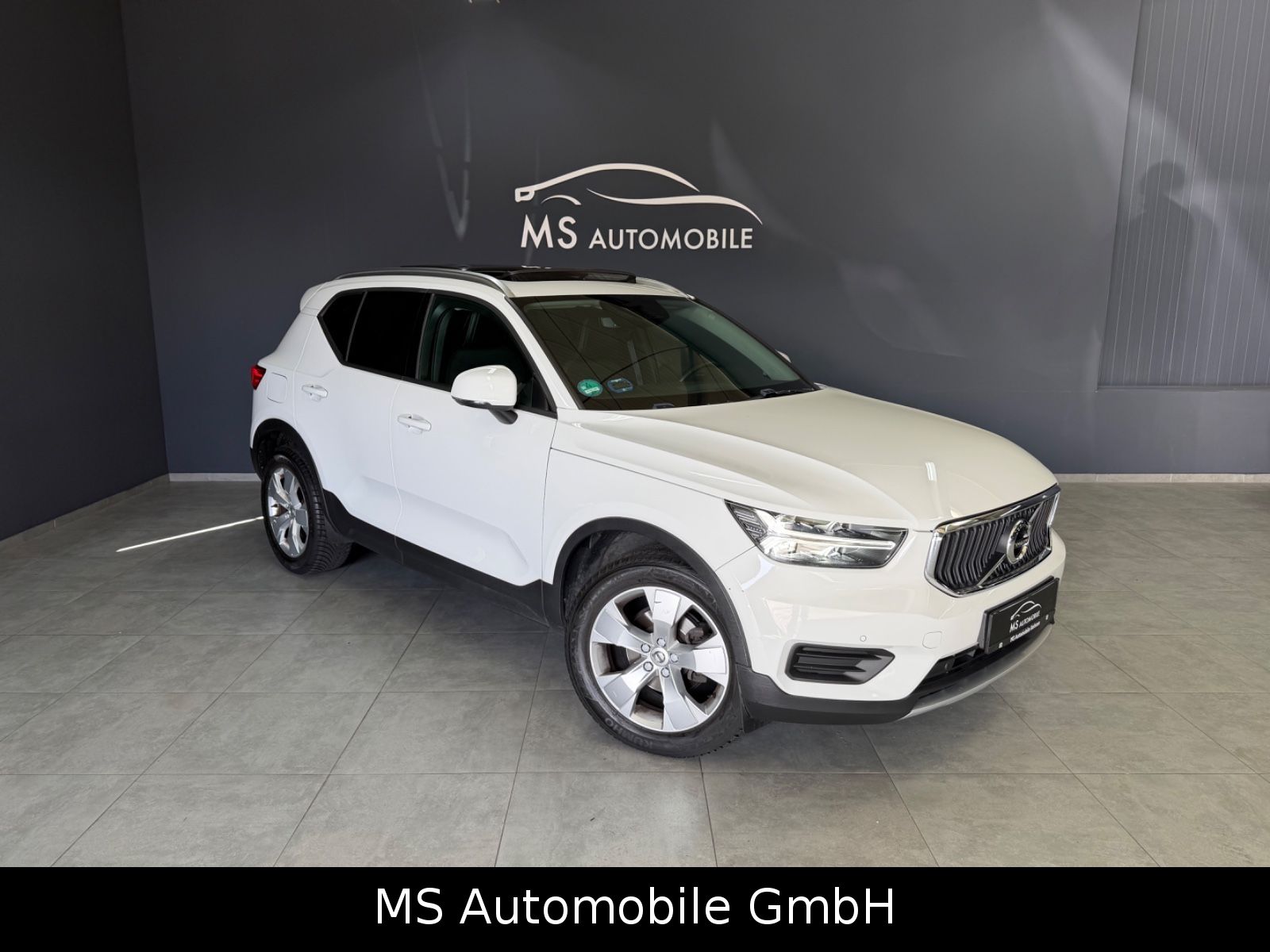 Volvo XC 40 Momentum Pro 2WD Panorama/Led/Tempomat