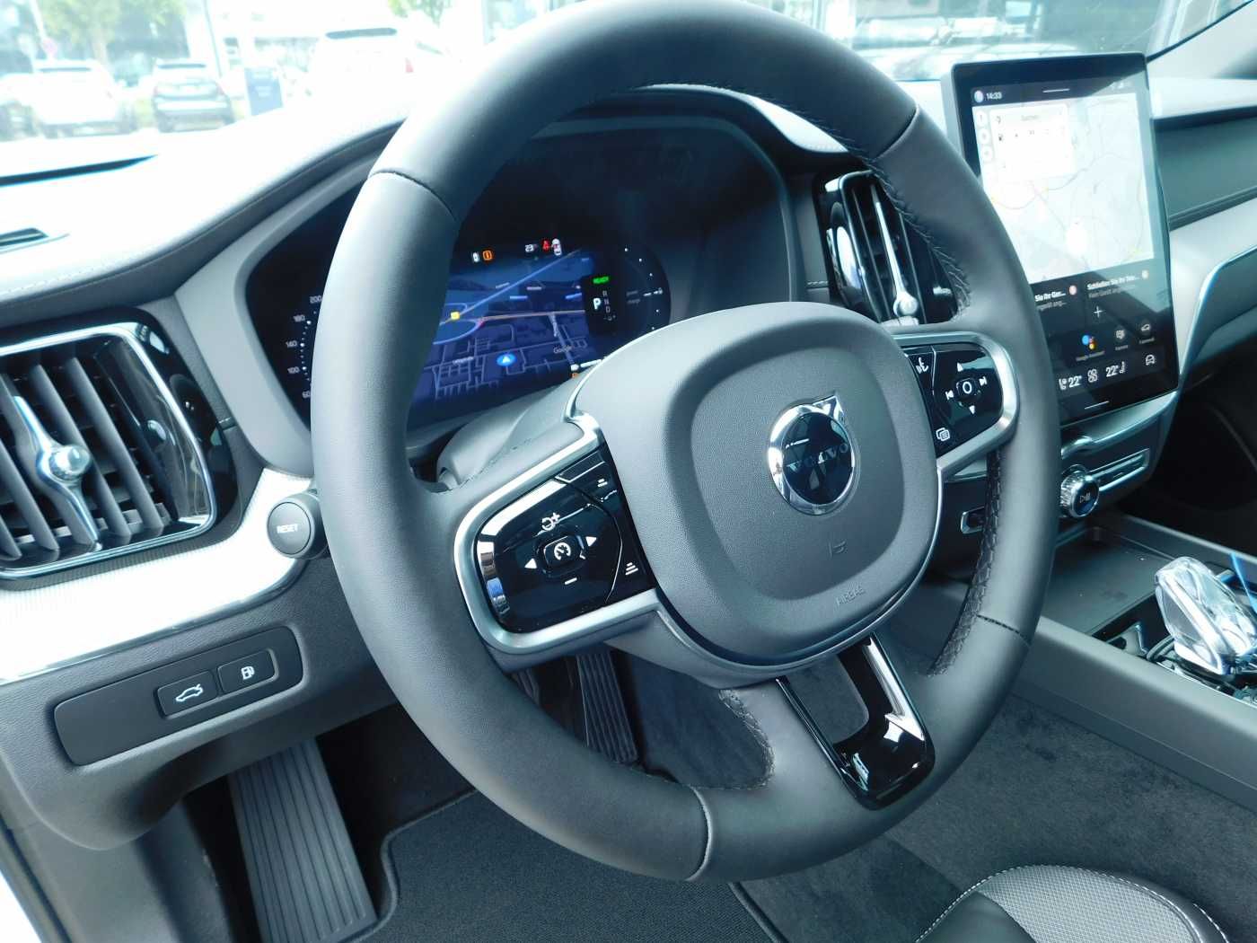Fahrzeugabbildung Volvo XC60 T8 AWD Ultra Black Edit. 'HEAD-UP-DISPLAY'
