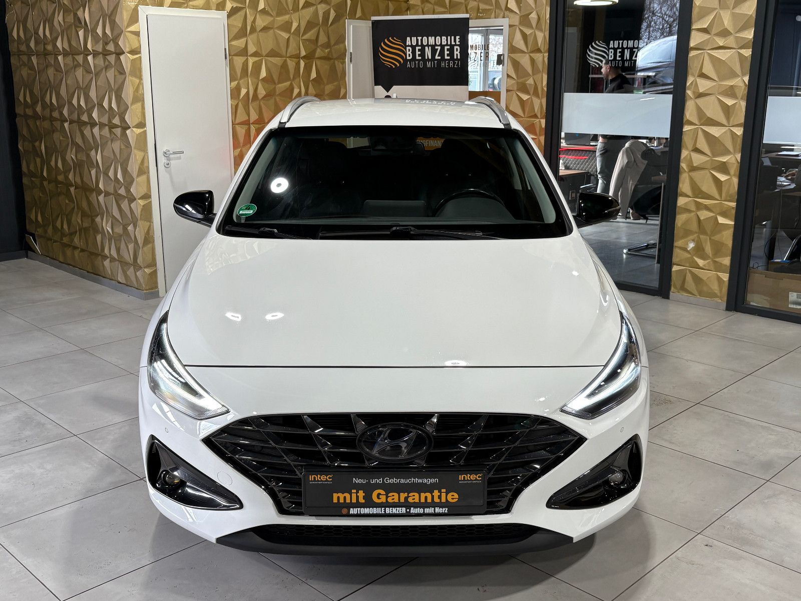 Fahrzeugabbildung Hyundai i30 CW /AUTOMATIK/MEMORY/LEDER/1-HAND/HEIZ-LENKR