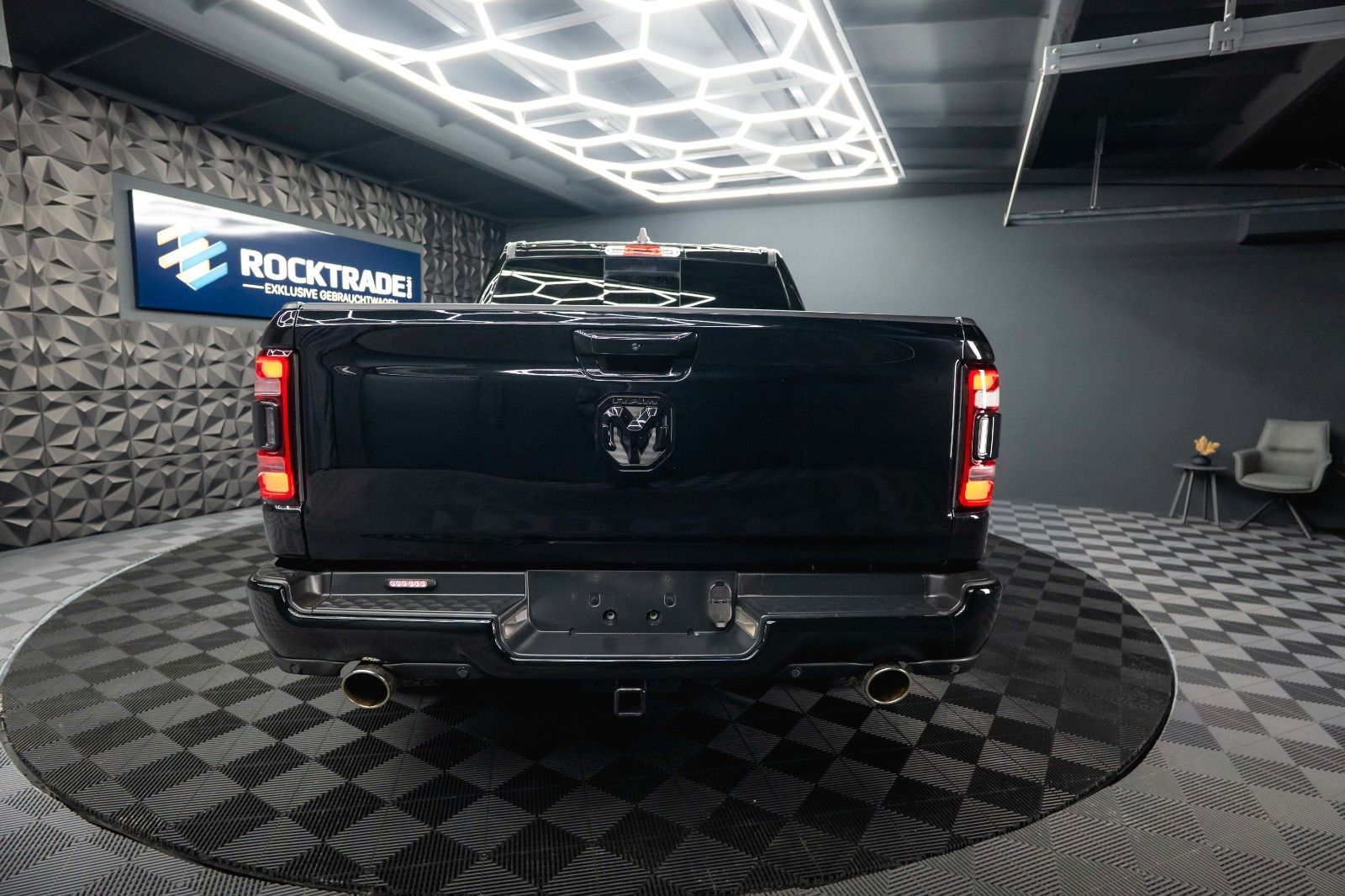 Fahrzeugabbildung Dodge RAM 5.7 V8 HEMI 4x4 Night LARAMIE RAMBOX 19%