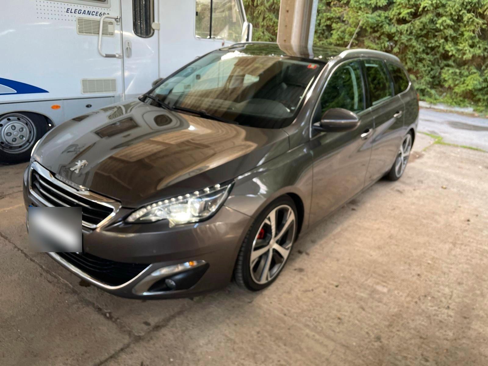 Peugeot 308 2015 — interior