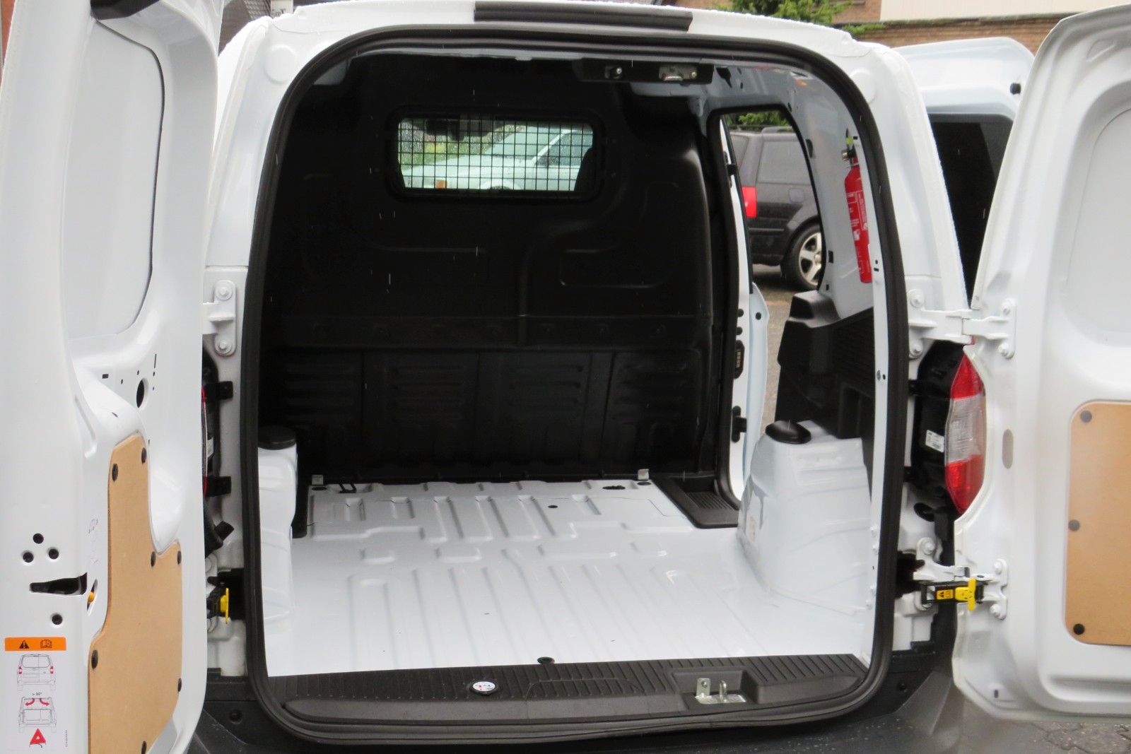 Fahrzeugabbildung Ford Transit Courier TREND NAVI SCHECKHEFT 1.HD