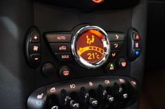 Fahrzeugabbildung MINI Cooper S CLUBMAN  NAVI/SHZ/SPORT/XENON/PANO./PDC