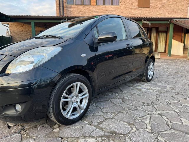 Toyota Yaris 1.4 D-4D DPF 5 porte Sol neopatenta