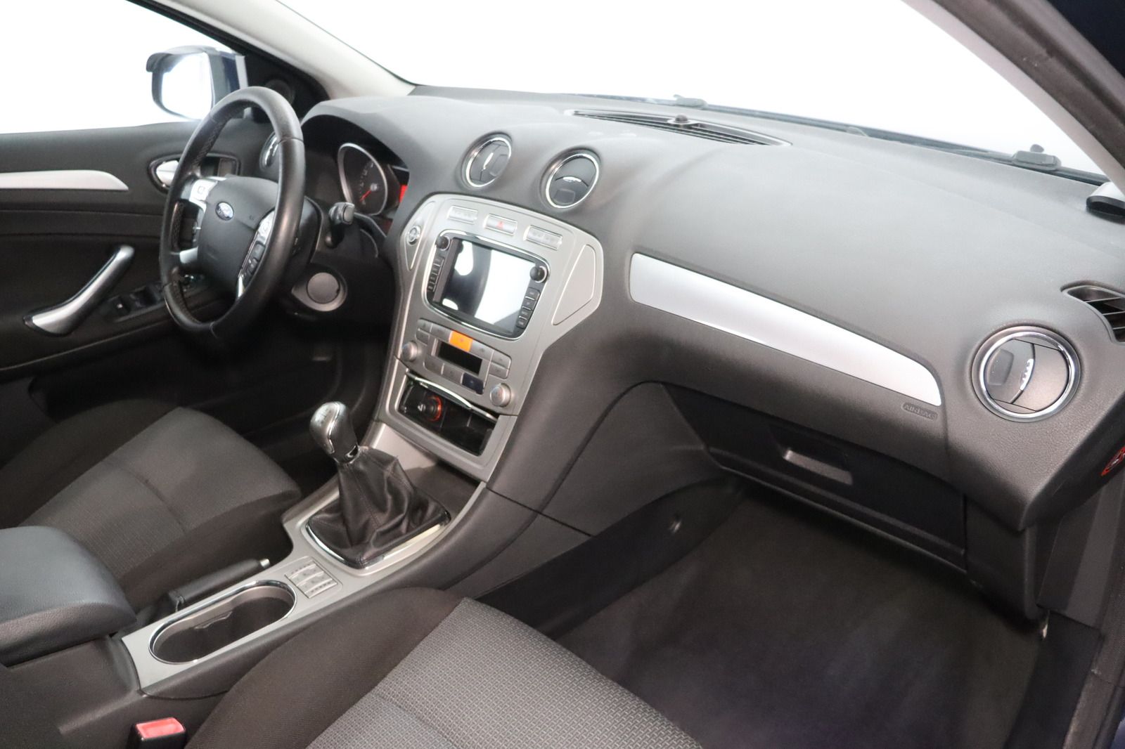 Fahrzeugabbildung Ford Mondeo Turnier 2.0 Ambiente * HU/AU neu