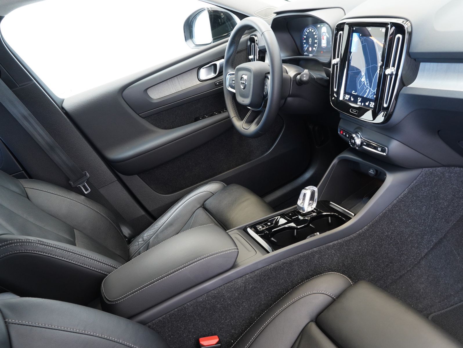 Fahrzeugabbildung Volvo XC40 B4 B Inscription LED/NAVI/ACC/LEDER/360°