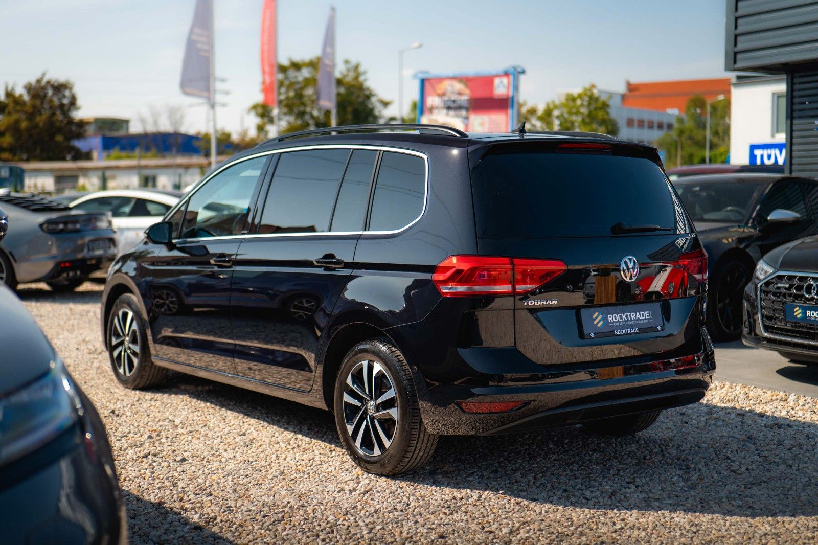 Fahrzeugabbildung Volkswagen Touran 1.6 Comfortline IQ.Drive | 7 Sitze | ACC