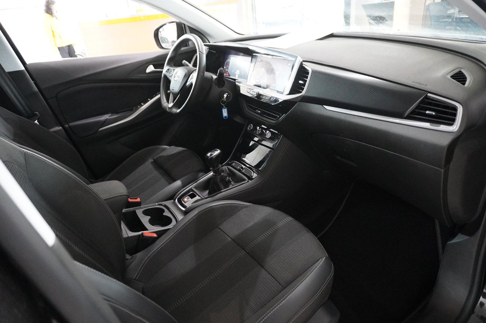 Fahrzeugabbildung Opel Grandland (X) 1.2T GS SPORT NAVI/LED/VIRT./DAB+