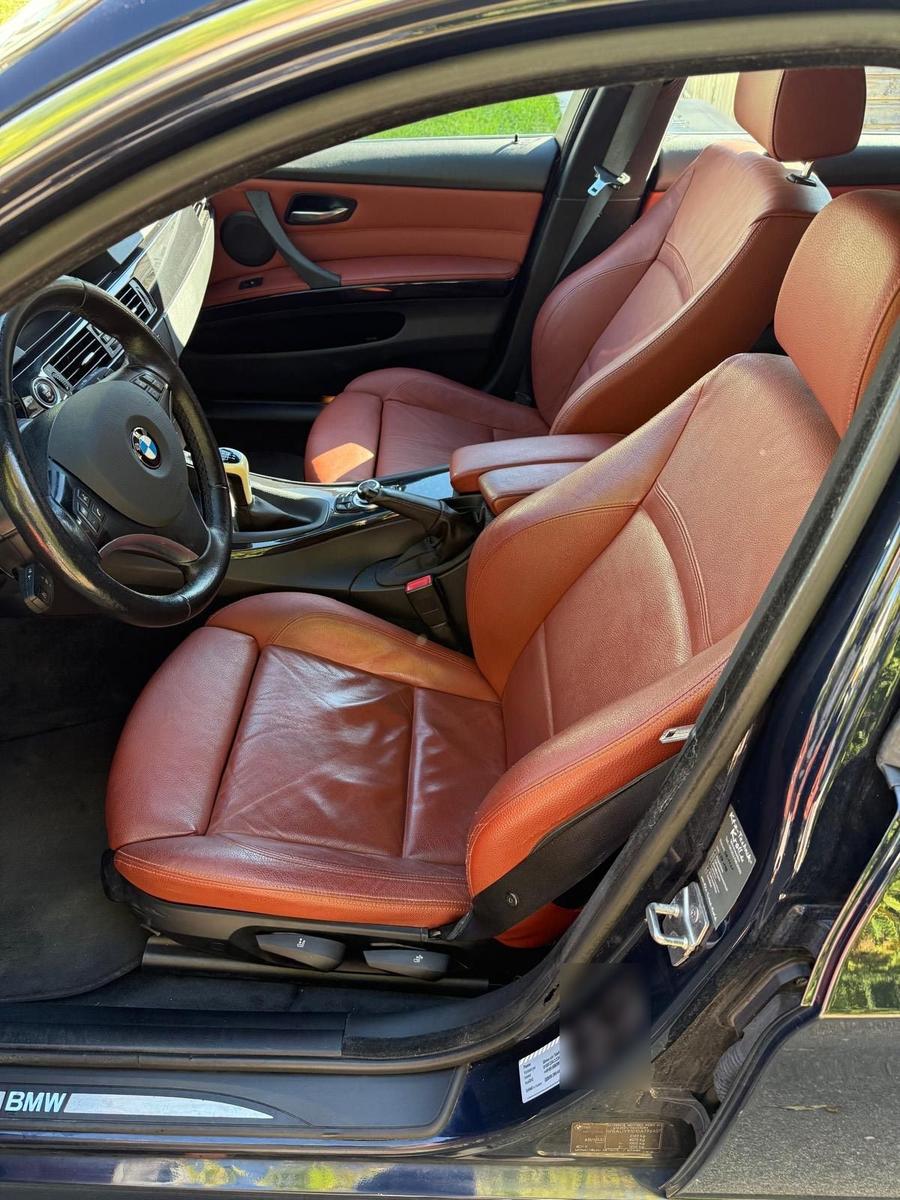 BMW 330 2010 — photo 8
