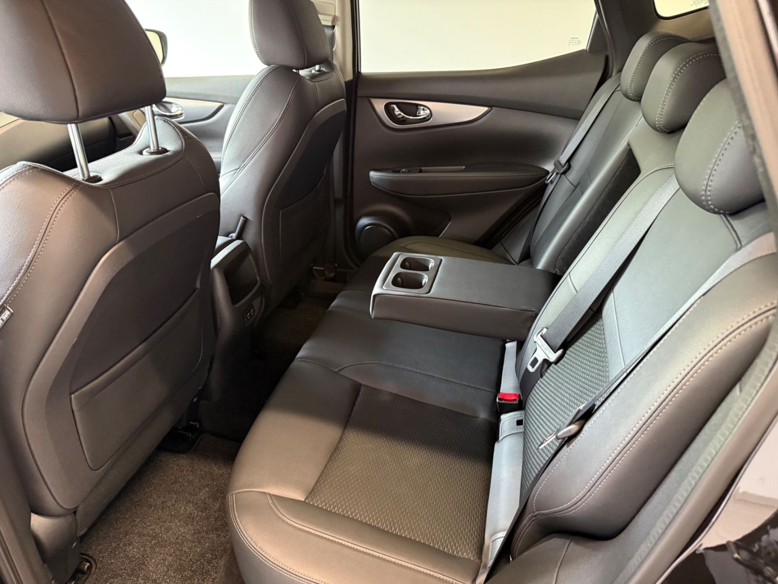 Fahrzeugabbildung Nissan Qashqai Tekna Safety-Shield-Paket 360°