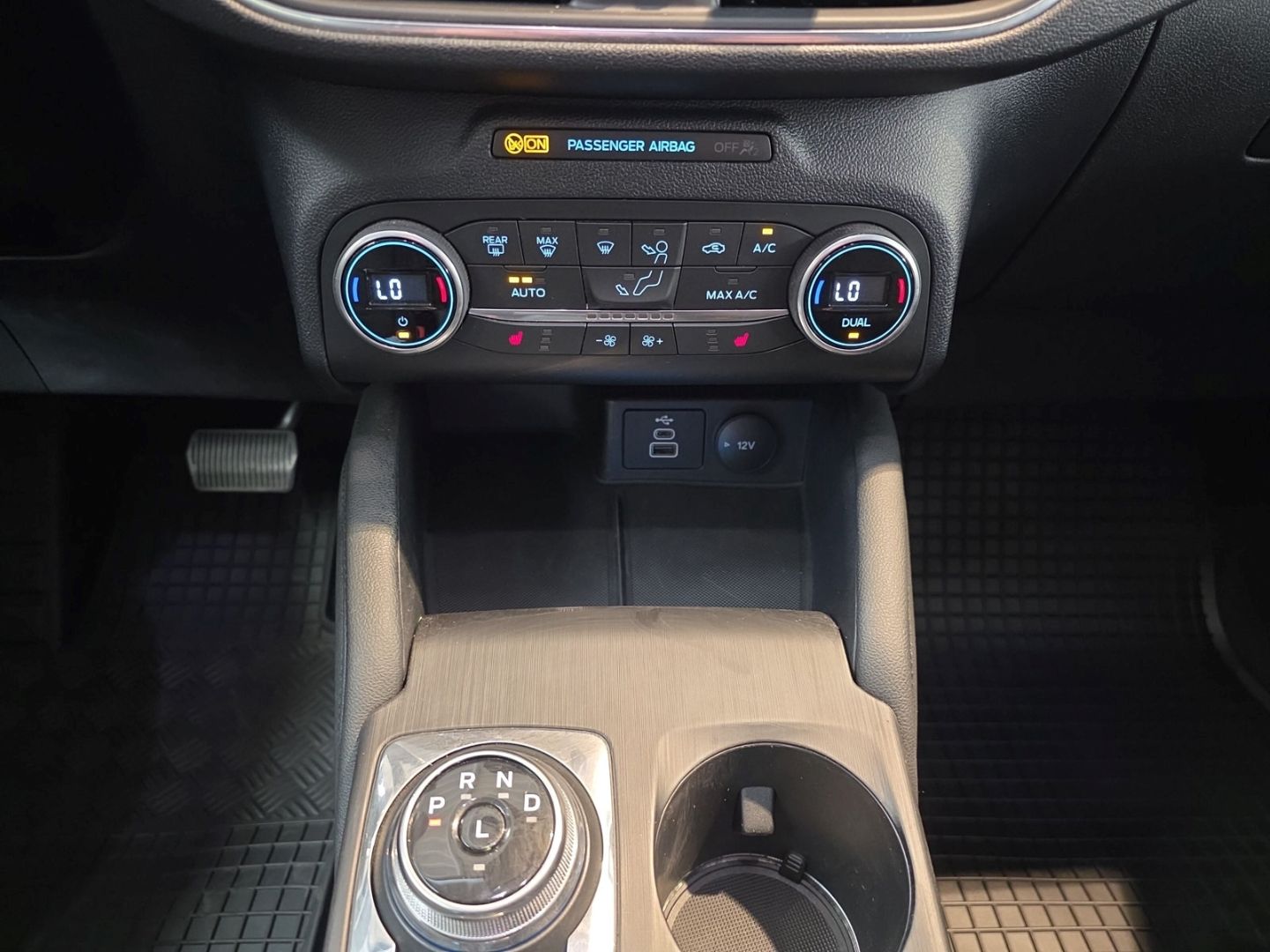 Fahrzeugabbildung Ford Kuga Titanium PHEV Navi Digitales Cockpit Sounds