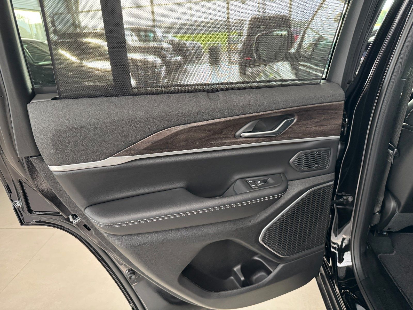 Fahrzeugabbildung Jeep Grand Cherokee 3.6 V6 Limited 4x4 Night Edition